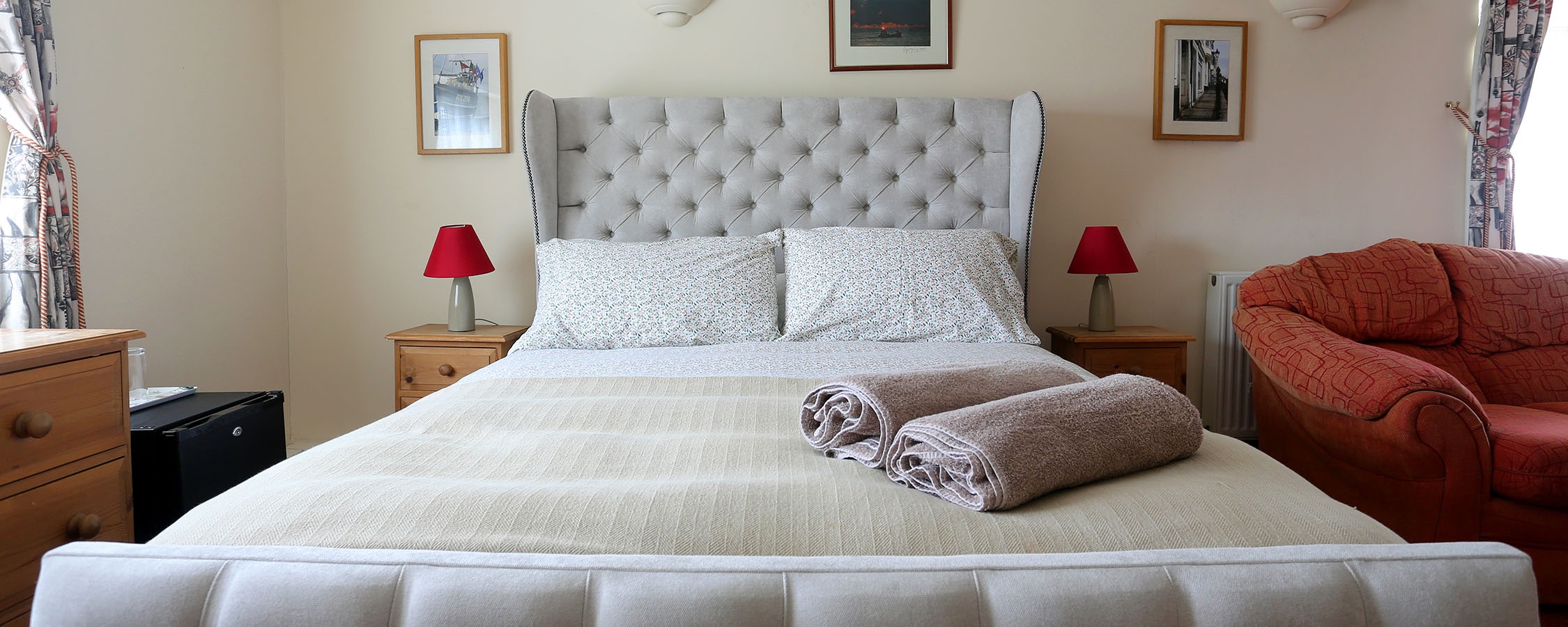 Bed and Breakfast - Three splendid rooms with en-suite including Wi-Fi and TV